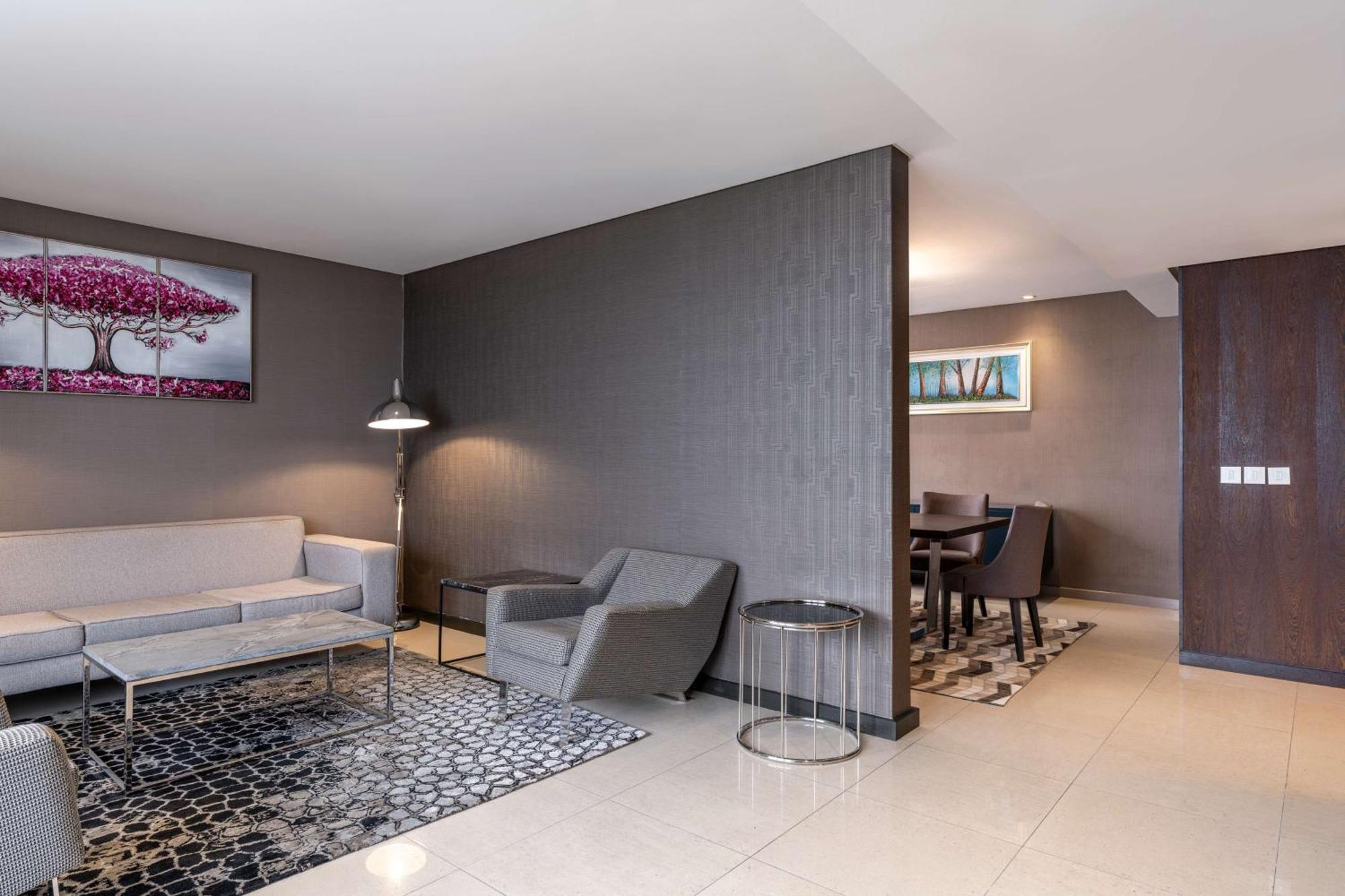 Radisson Blu Okoume Palace Hotel, Libreville Extérieur photo