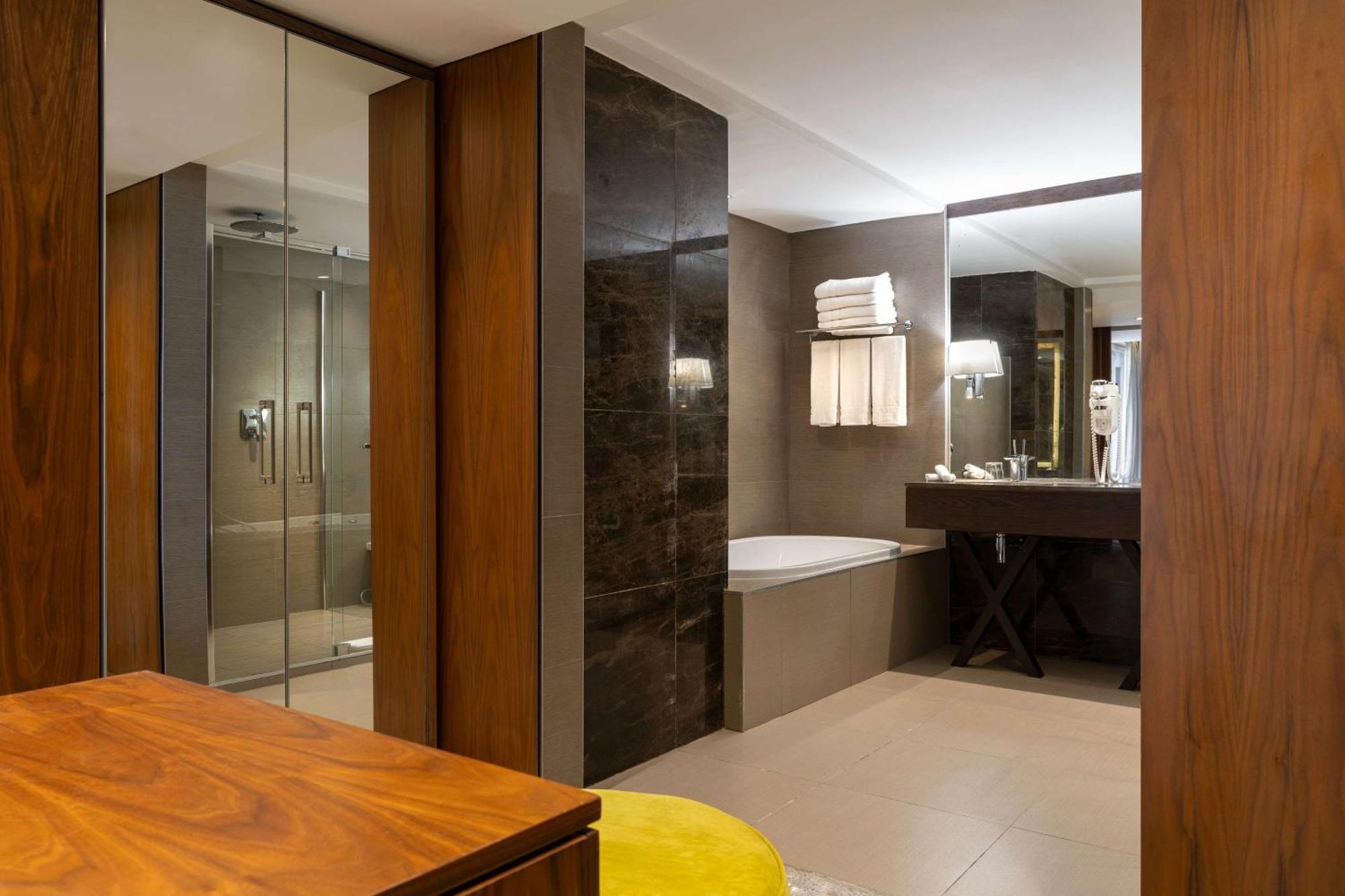 Radisson Blu Okoume Palace Hotel, Libreville Extérieur photo