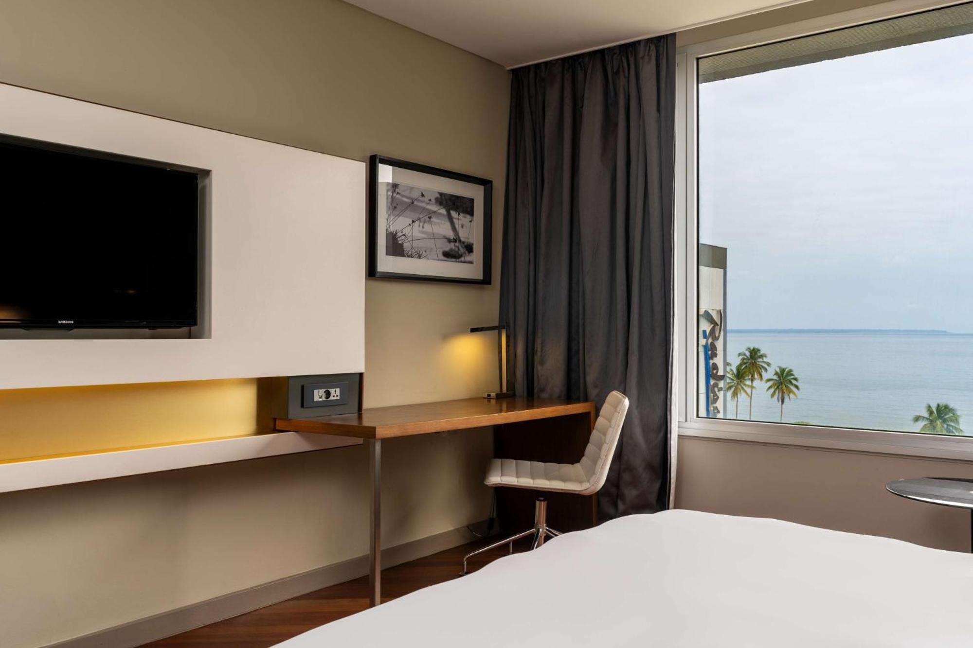 Radisson Blu Okoume Palace Hotel, Libreville Extérieur photo