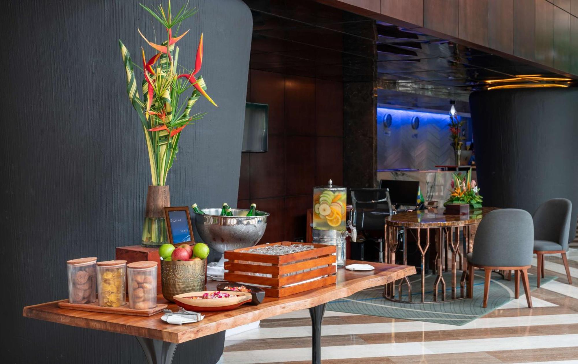 Radisson Blu Okoume Palace Hotel, Libreville Extérieur photo