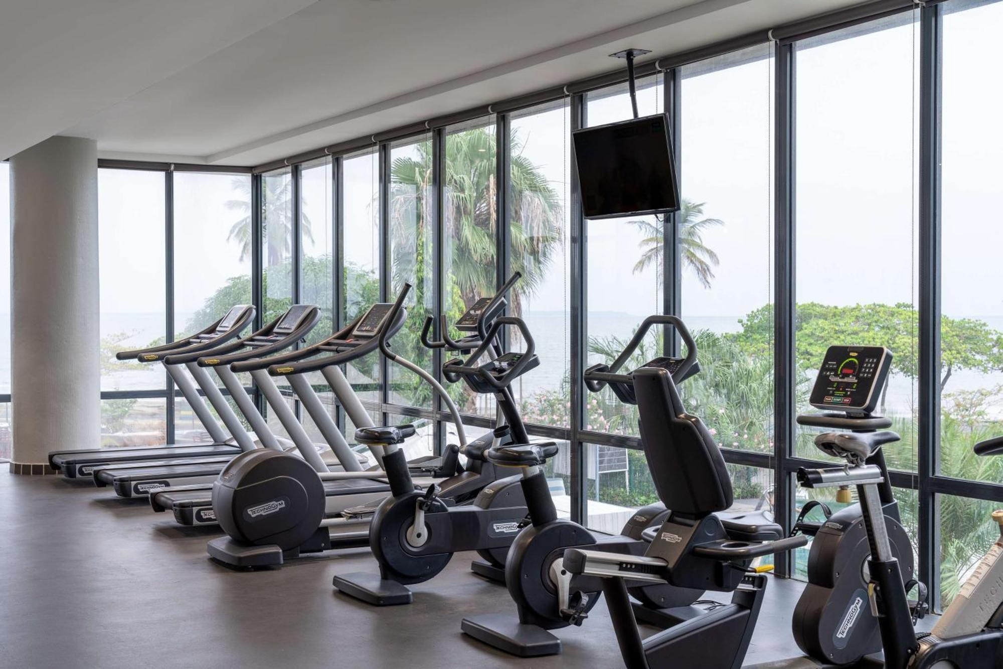 Radisson Blu Okoume Palace Hotel, Libreville Extérieur photo