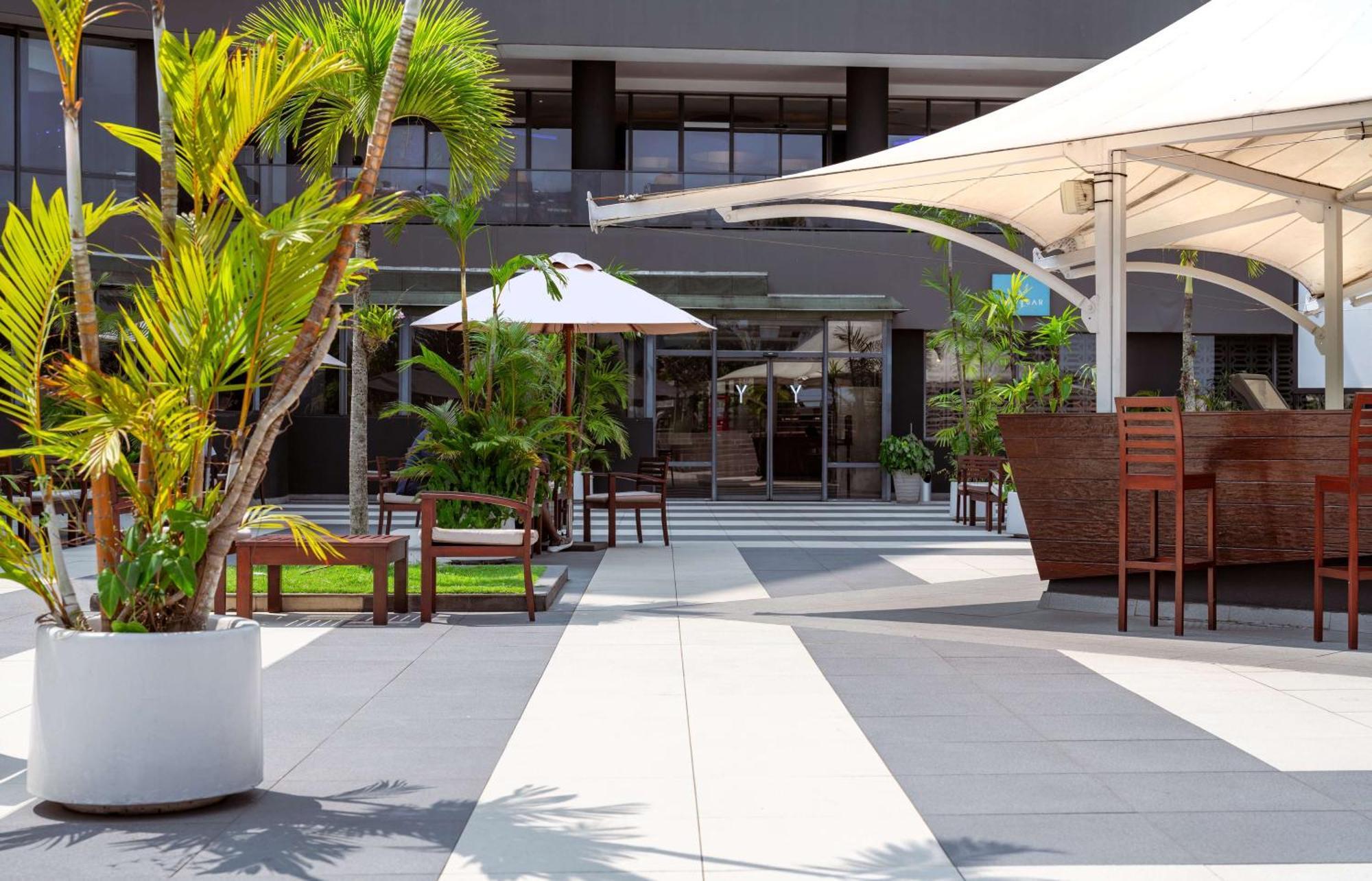 Radisson Blu Okoume Palace Hotel, Libreville Extérieur photo