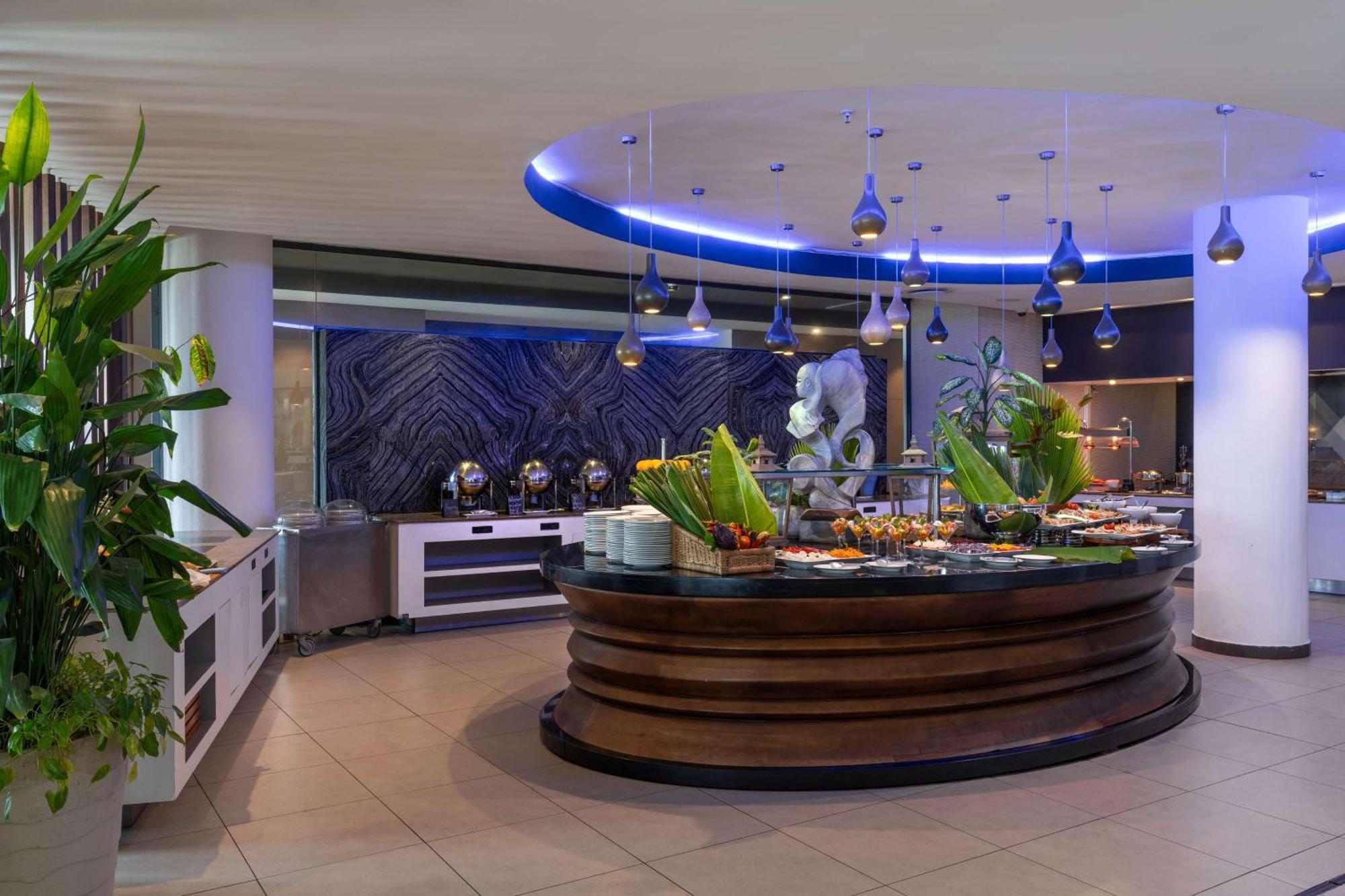 Radisson Blu Okoume Palace Hotel, Libreville Extérieur photo