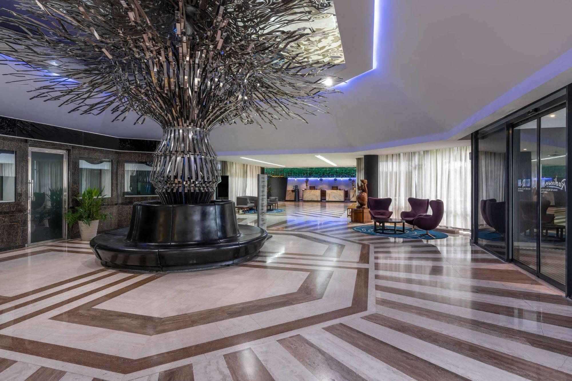 Radisson Blu Okoume Palace Hotel, Libreville Extérieur photo