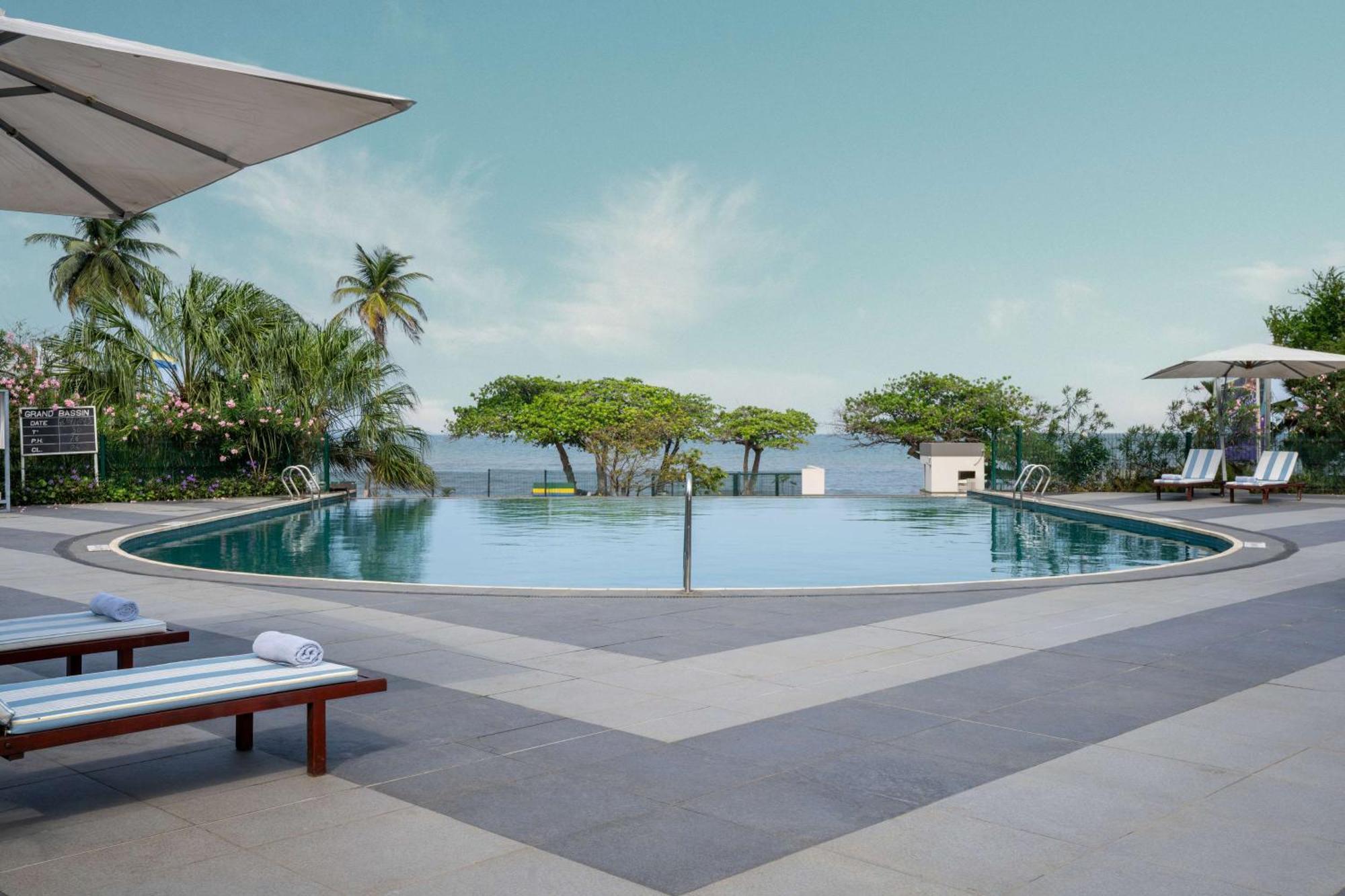 Radisson Blu Okoume Palace Hotel, Libreville Extérieur photo