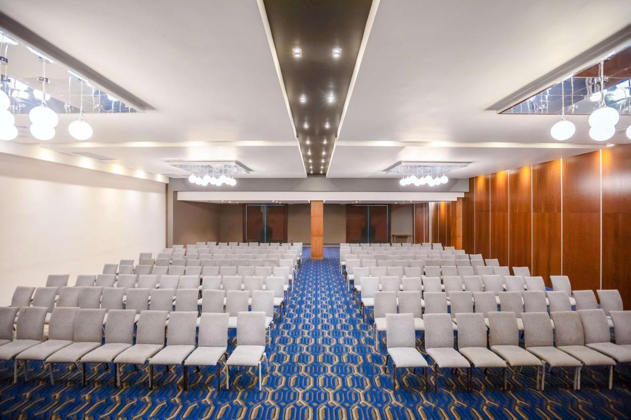 Radisson Blu Okoume Palace Hotel, Libreville Extérieur photo